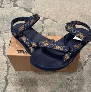 TEVA Blue And Gold Solar Print Strappy Sandals Size 11 Like New, No box